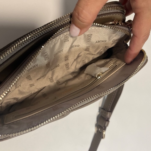DKNY VERONICA Double Zip Crossbody Bag Quilted Dk Clay Chevron Fa… - Picture 9 of 13